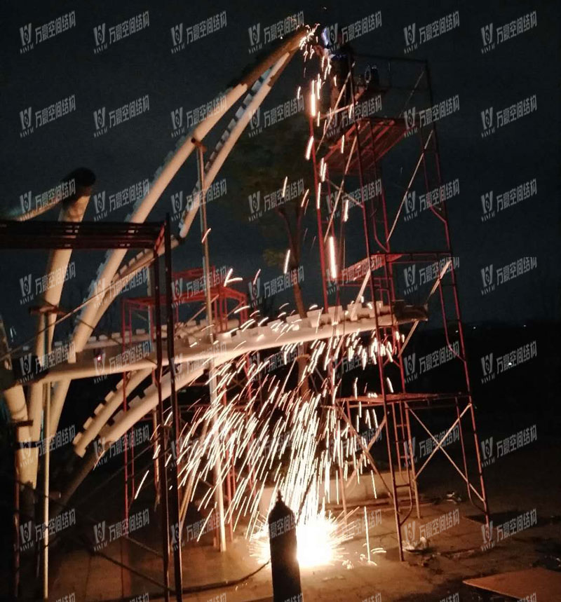 東莞市東江西岸異型鋼結(jié)構(gòu)項(xiàng)目