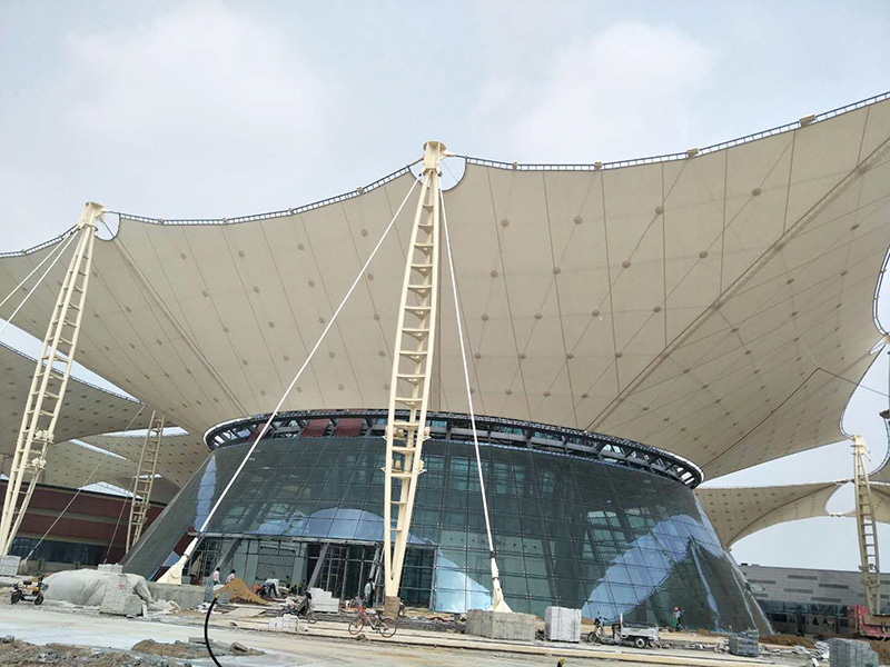 PTFE膜結(jié)構(gòu)材料的質(zhì)量怎么樣？PTFE膜結(jié)構(gòu)材料有哪些特性？