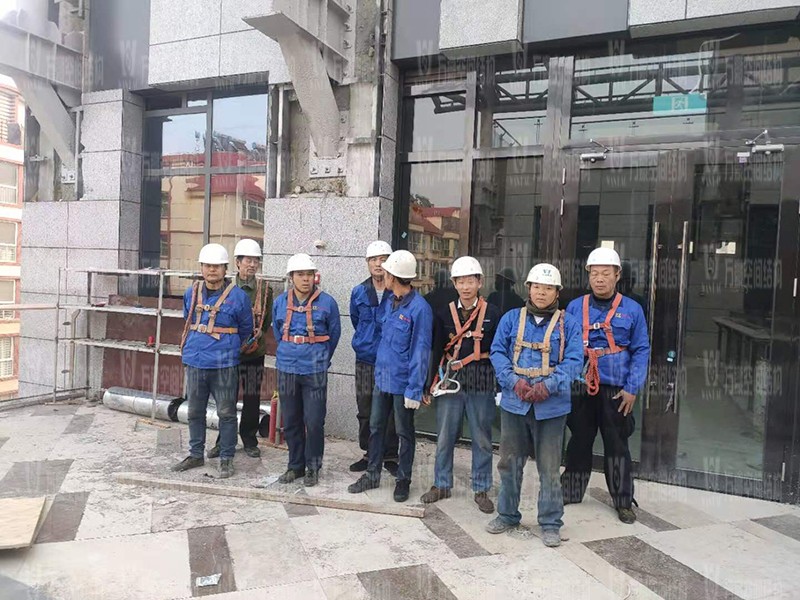 新泰卓越·財富廣場膜結(jié)構(gòu)項目進入膜布安裝階段