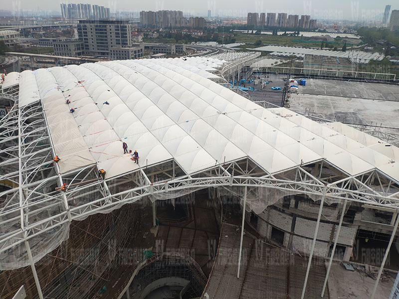 杭州亞運(yùn)會(huì)棒（壘）球體育文化中心膜結(jié)構(gòu)項(xiàng)目膜結(jié)構(gòu)安裝中