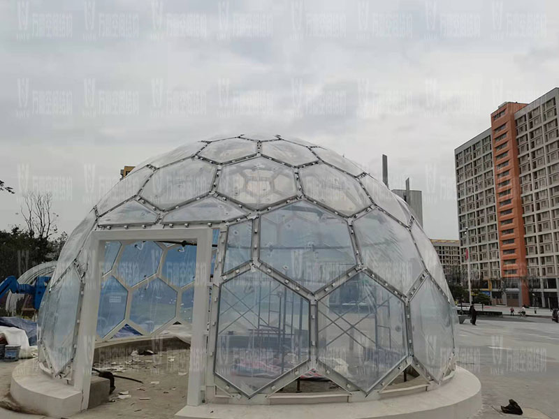 無(wú)線創(chuàng)智城市功能空間業(yè)態(tài)優(yōu)化五星集市鋼膜結(jié)構(gòu)工程完工