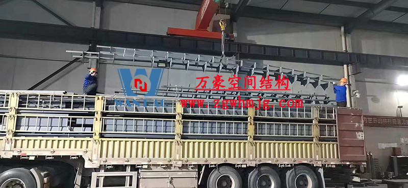 重慶龍興足球場ETFE屋面膜結構工程屋面鋼結構完成，膜結構安裝中