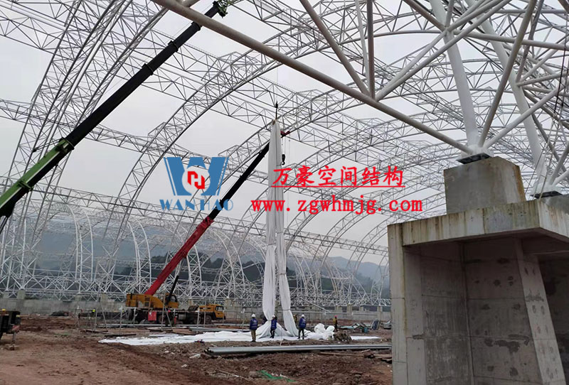 四川高興煤炭儲(chǔ)備基地建設(shè)項(xiàng)目鋼結(jié)構(gòu)接近尾聲，膜結(jié)構(gòu)開始安裝