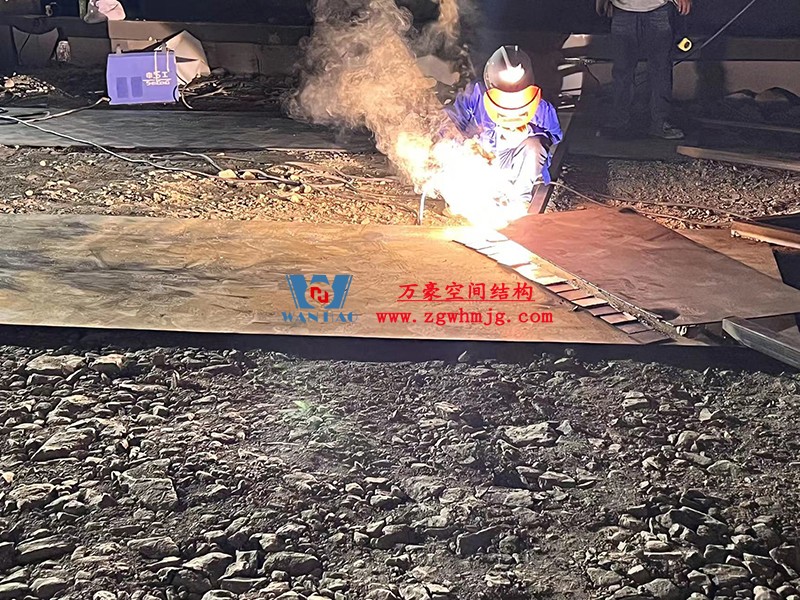 龍泉市體育場(chǎng)鋼膜結(jié)構(gòu)工程開(kāi)始施工