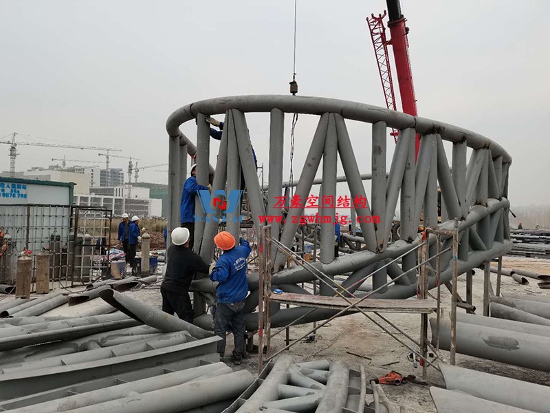 四川南充電影學院景觀膜結(jié)構(gòu)工程位于四川省南充市，此工程由寧波萬豪空間結(jié)構(gòu)工程有限公司承建。  四川南充電影學院景觀膜結(jié)構(gòu)工程  四川南充電影學院景觀膜結(jié)構(gòu)工程  四川南充電影學院景觀膜結(jié)構(gòu)工程  四川南充電影學院景觀膜結(jié)構(gòu)工程  四川南充電影學院景觀膜結(jié)構(gòu)工程  四川南充電影學院景觀膜結(jié)構(gòu)工程  四川南充電影學院景觀膜結(jié)構(gòu)工程  四川南充電影學院景觀膜結(jié)構(gòu)工程  四川南充電影學院景觀膜結(jié)構(gòu)工程  四川南充電影學院景觀膜結(jié)構(gòu)工程  四川南充電影學院景觀膜結(jié)構(gòu)工程