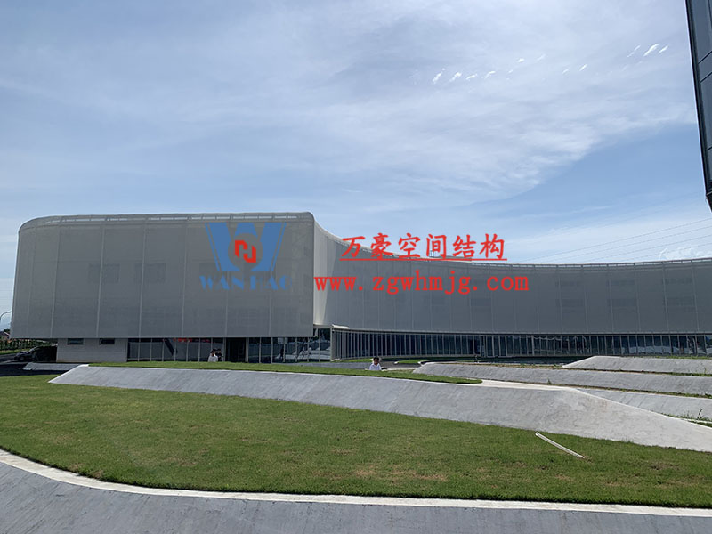寧波益富樂(lè)公司新廠(chǎng)房外立面PTFE網(wǎng)格膜結(jié)構(gòu)工程