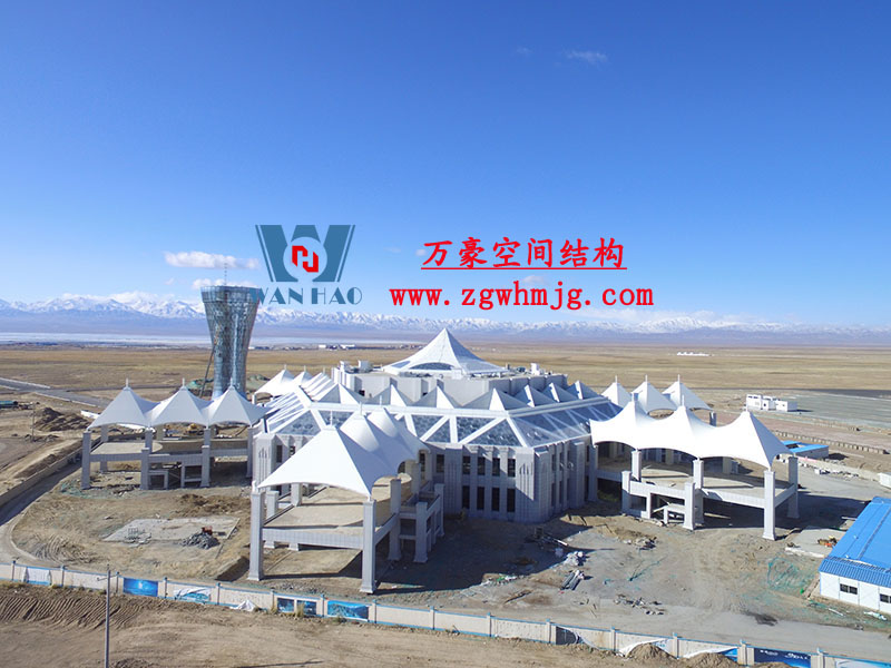 青海茶卡鹽湖天空之境集散中心鋼膜結(jié)構(gòu)項(xiàng)目
