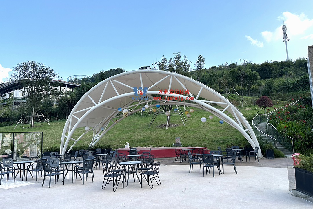 膜結(jié)構(gòu)遮陽(yáng)雨棚受歡迎的主要原因是什么？