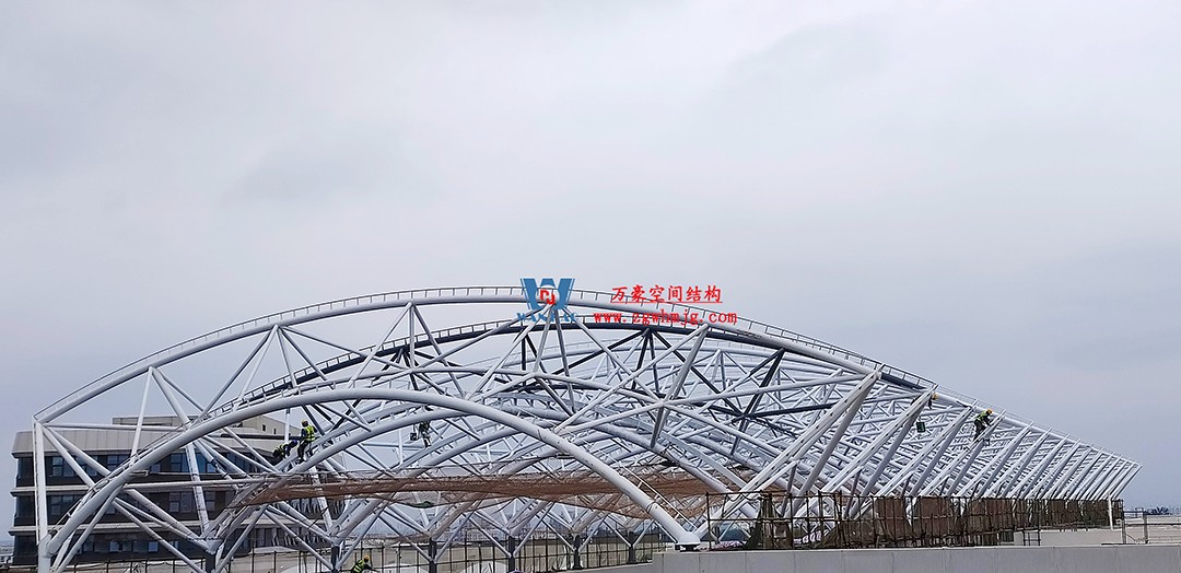 施工加速，這個(gè)PTFE膜結(jié)構(gòu)天幕即將完工！