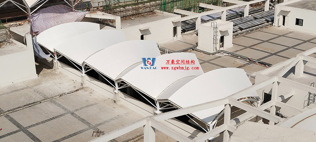 施工加速，這個(gè)PTFE膜結(jié)構(gòu)天幕即將完工！