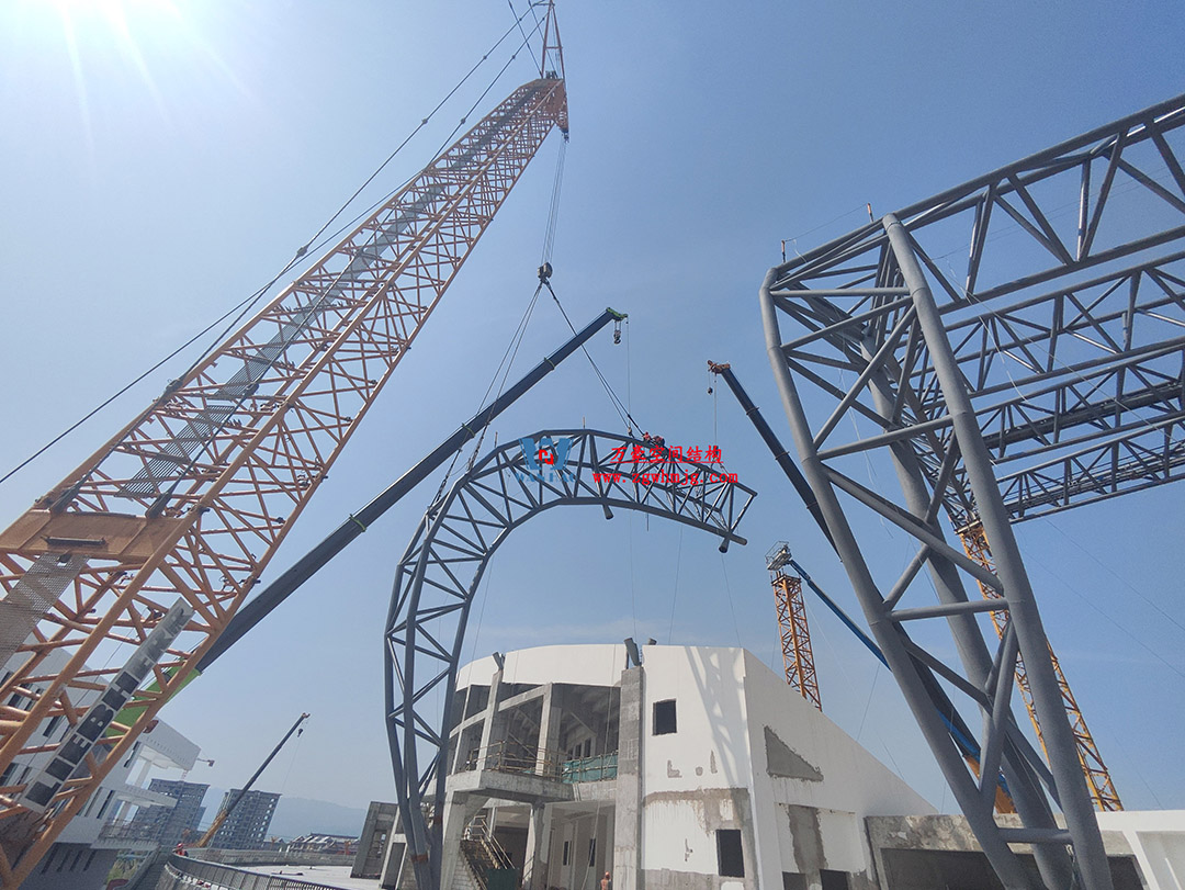 瑞麗國(guó)際文體中心建設(shè)項(xiàng)目體育場(chǎng)屋面膜結(jié)構(gòu)工程