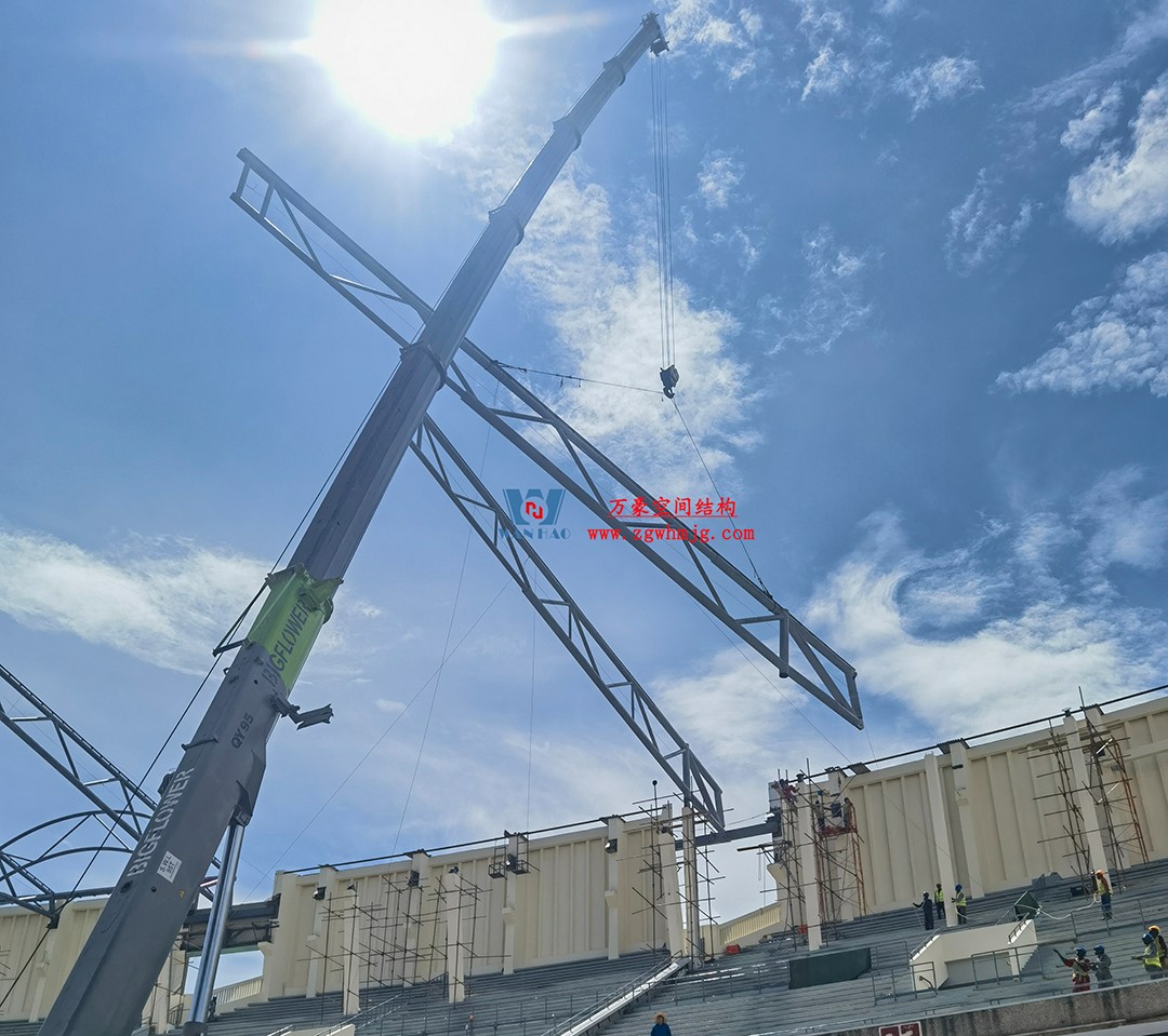 肯尼亞（非洲杯）足球體育場PTFE鋼膜結構屋面火熱施工中