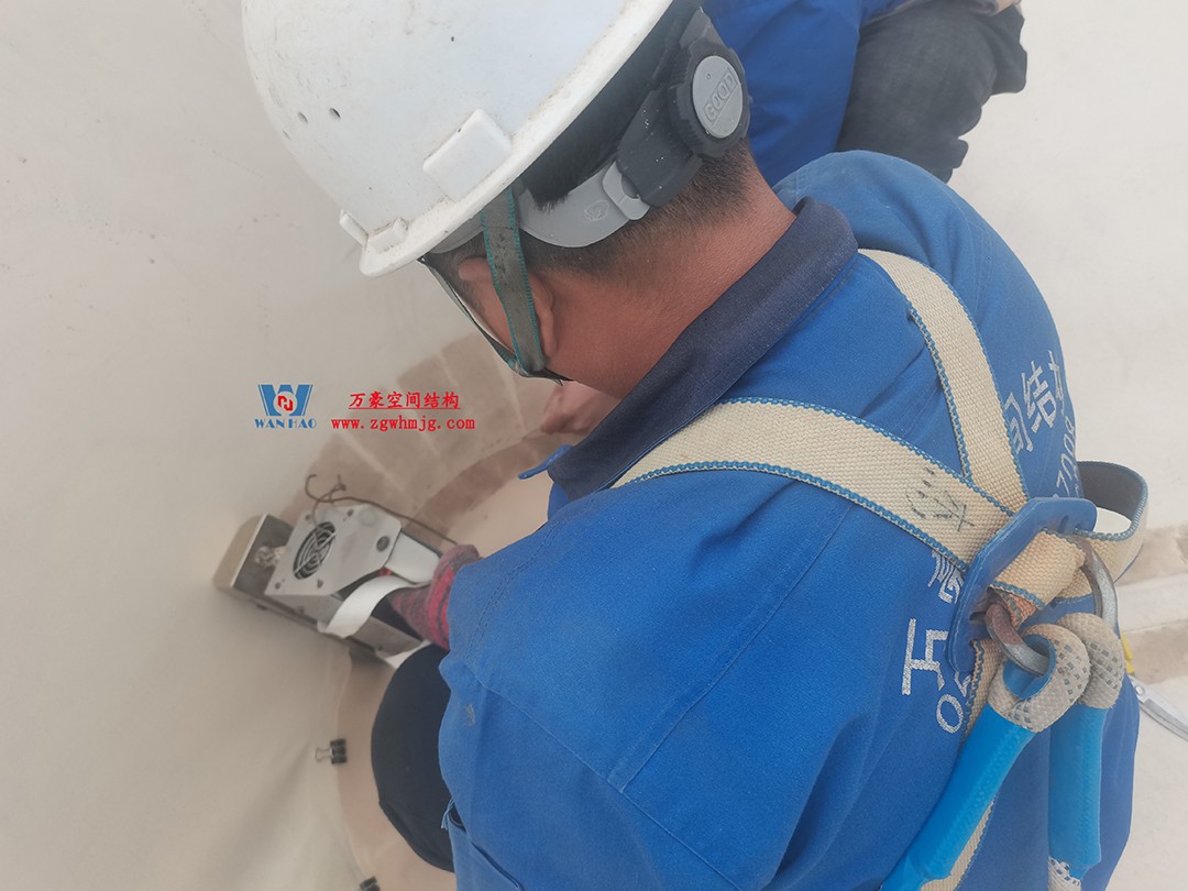 蘇州東環(huán)路人行天橋ptfe膜結構