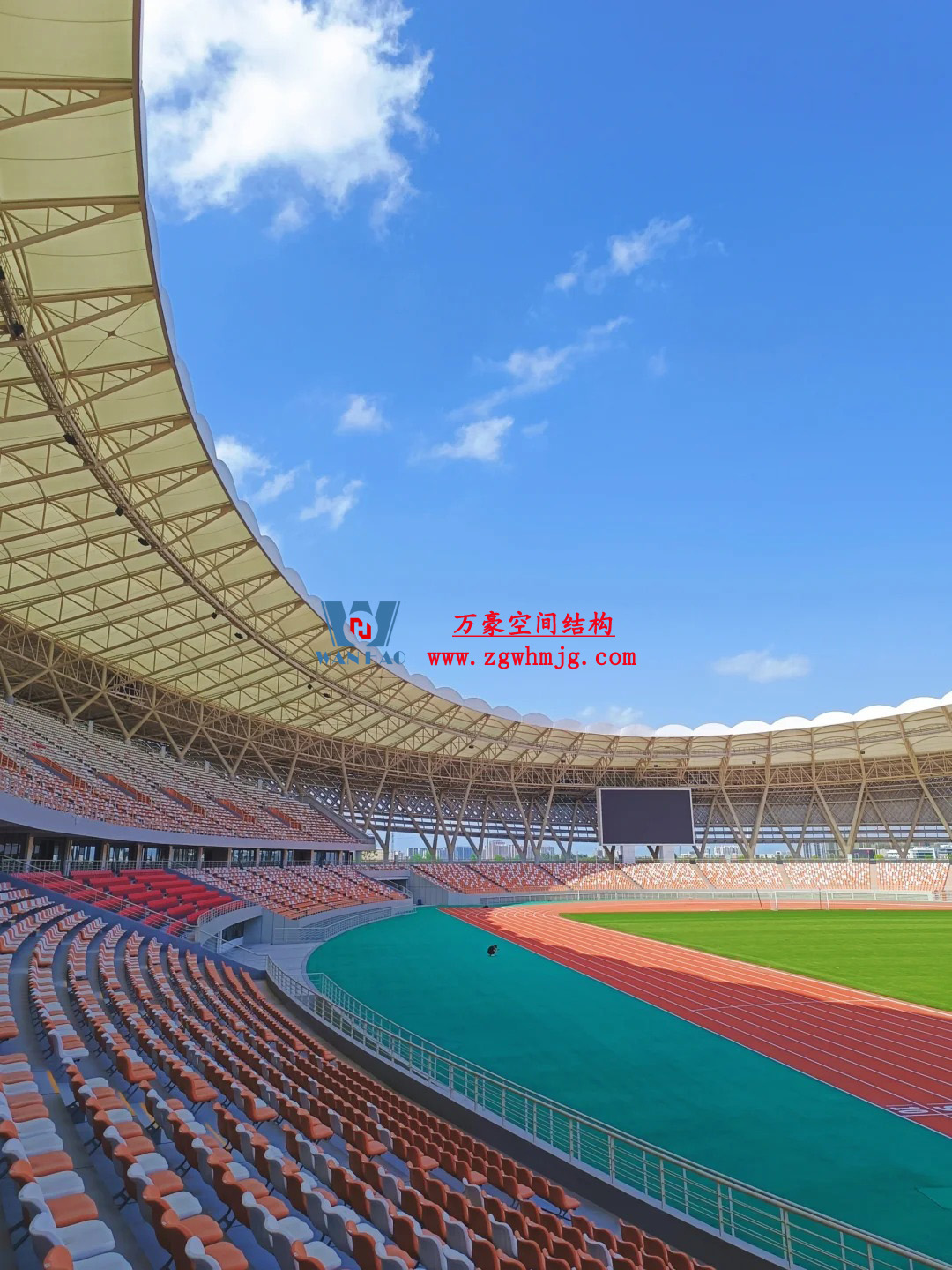 膜結(jié)構(gòu)體育場屋面安裝全解析：從技術(shù)要點(diǎn)到經(jīng)典案例