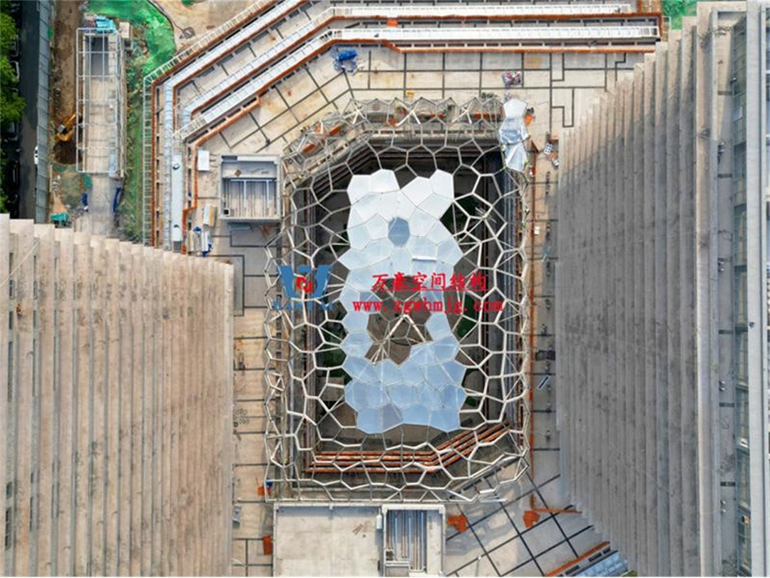 安吉縣昌碩小區(qū)地塊房產(chǎn)開發(fā)項(xiàng)目鋼結(jié)構(gòu)天幕