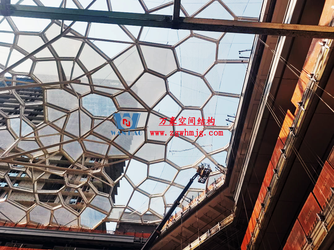 安吉縣昌碩小區(qū)地塊房產(chǎn)開發(fā)項(xiàng)目鋼結(jié)構(gòu)天幕工程