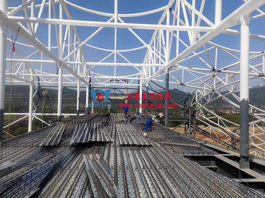 比亞迪紹興嵊州賽車場干拔沙坡觀景平臺(tái)鋼結(jié)構(gòu)項(xiàng)目