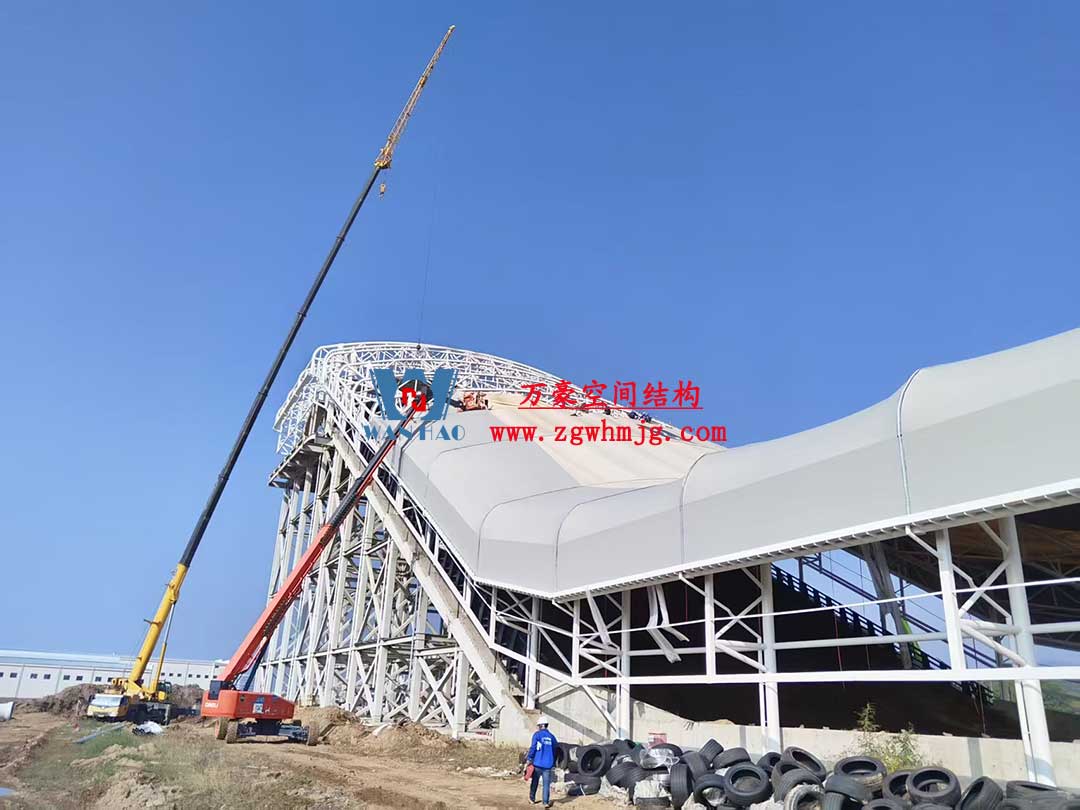 比亞迪紹興嵊州賽車場干拔沙坡觀景平臺PTFE膜結(jié)構(gòu)