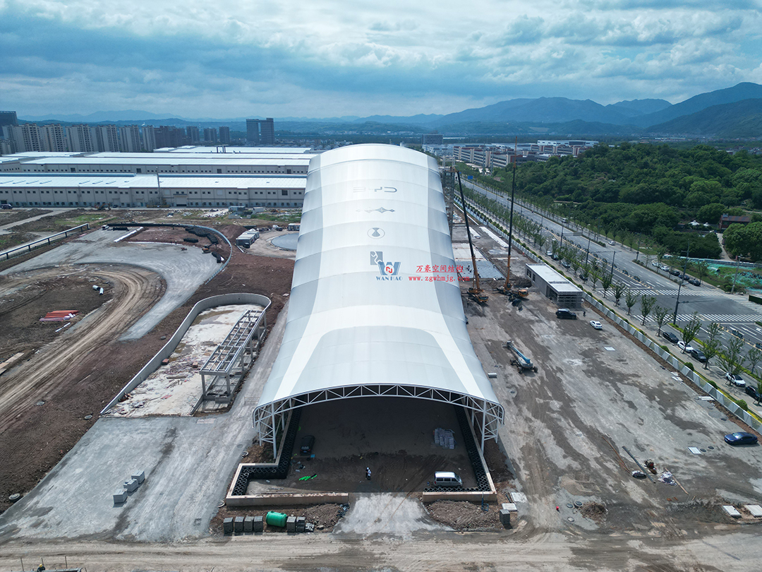 圓滿竣工｜速覽！這個賽車場沙坡膜結構觀景棚順利完工