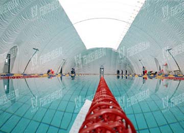 充氣膜游泳館好用嗎？充氣膜結(jié)構(gòu)游泳館有哪些優(yōu)點(diǎn)特點(diǎn)？