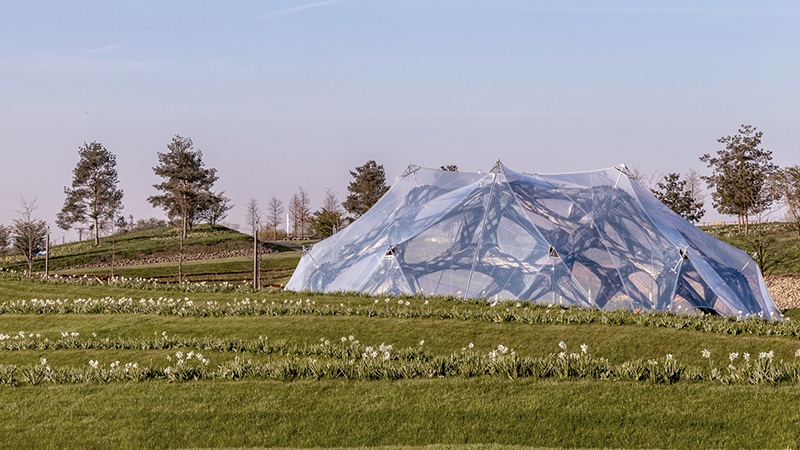 ETFE膜材有哪些特性優(yōu)點(diǎn)？ETFE膜結(jié)構(gòu)建筑優(yōu)勢(shì)是什么？