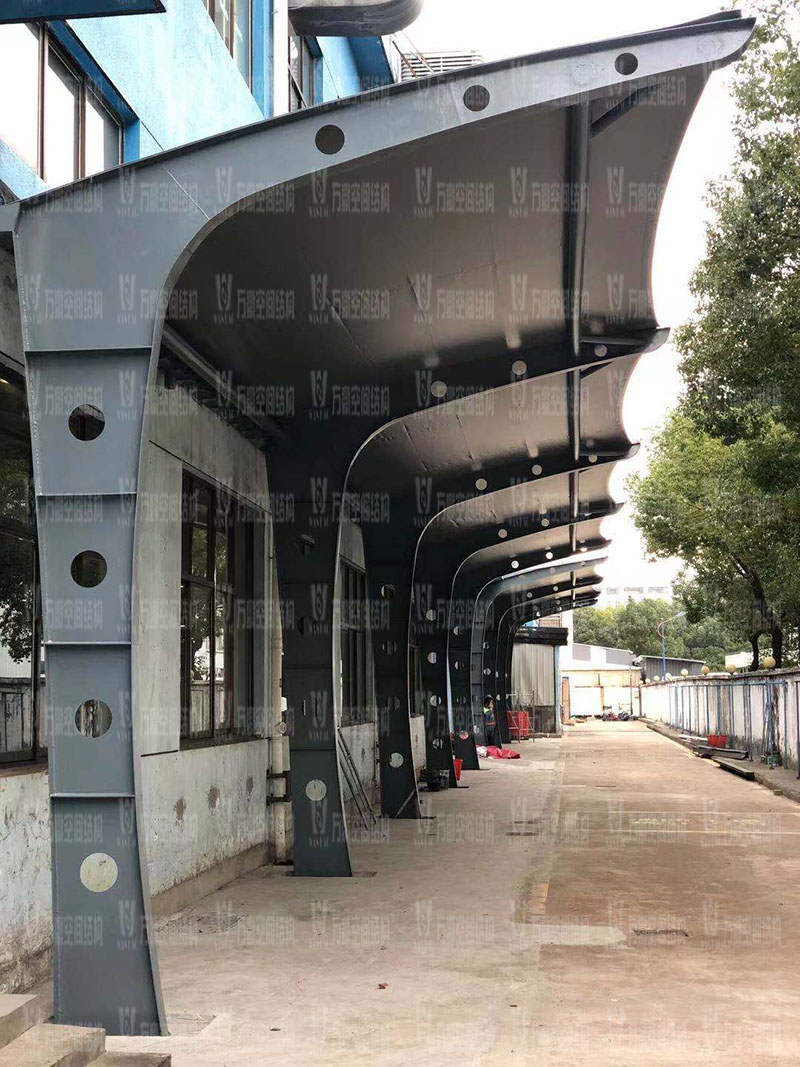 安裝膜結(jié)構(gòu)車棚需要注意什么事項(xiàng)？膜結(jié)構(gòu)車棚怎么安裝才能保證質(zhì)量？